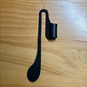 Moma Black Metal Music Note Bookmark